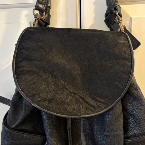 Liebeskind Black Leather Backpack - Picture 3 of 7